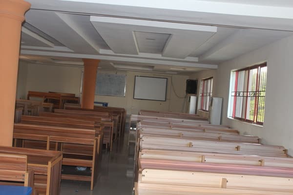 100 level classroom image